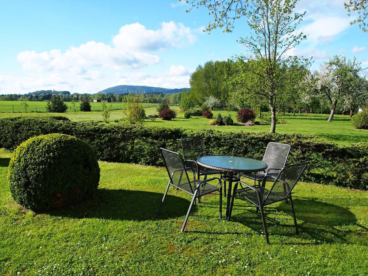 Apartman Ruzak Ruzova Exteriör bild