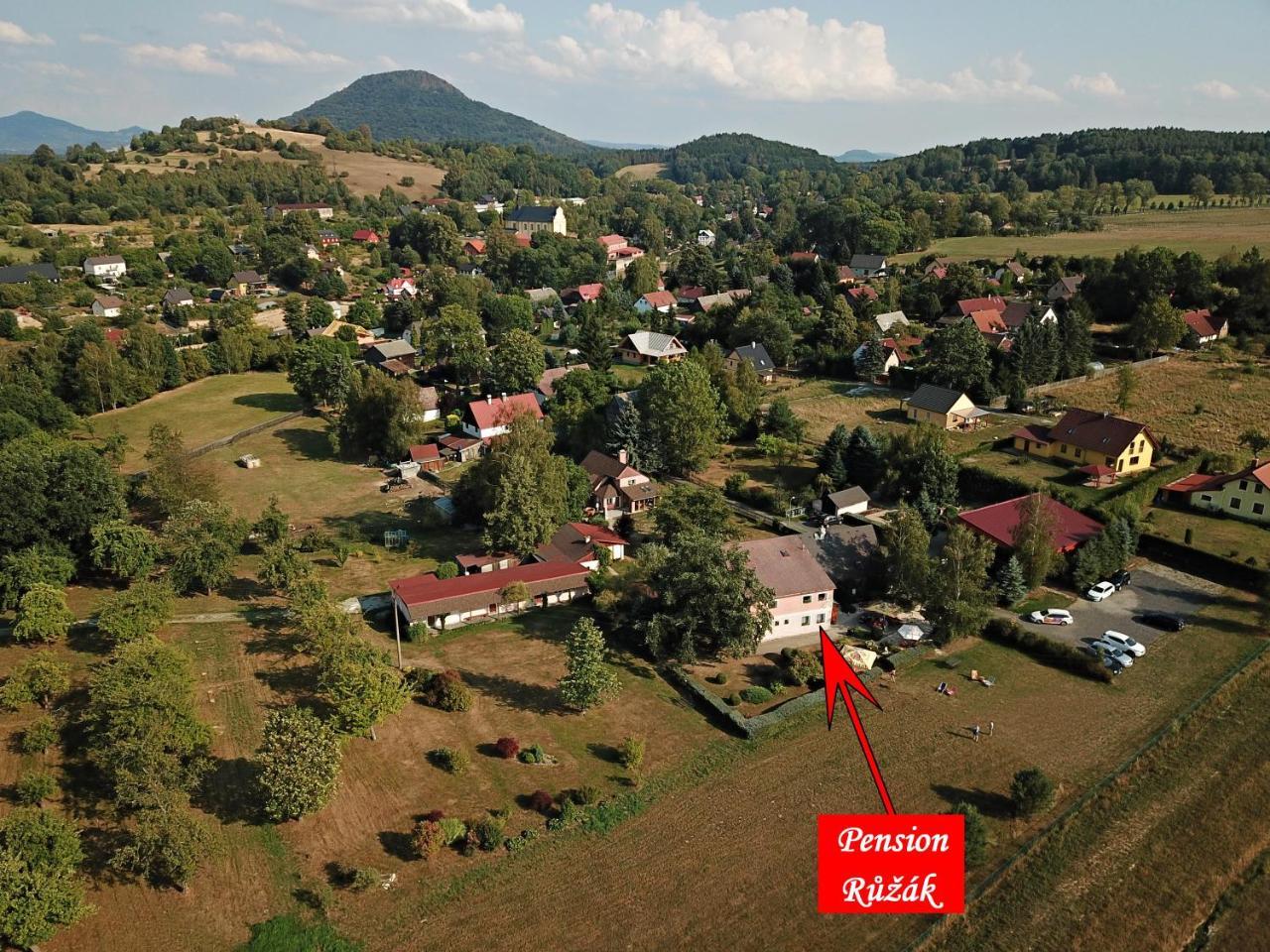 Apartman Ruzak Ruzova Exteriör bild